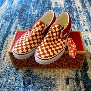 Men’s checkered pattern slip-on